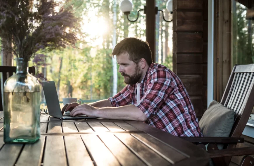 How do You Get Internet Off the Grid?