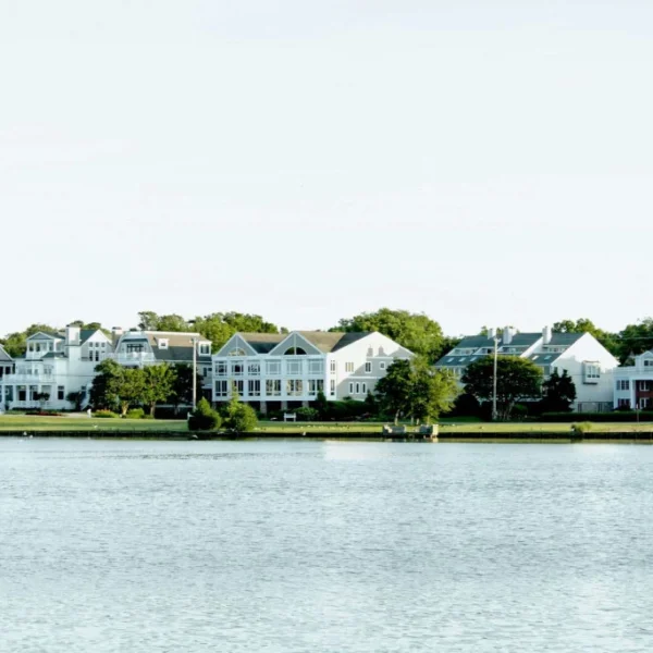 How to Live Off-Grid in Delaware (Complete Guide)