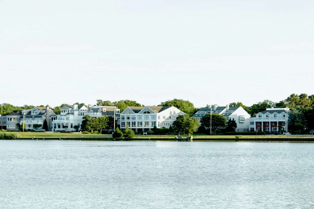 How to Live Off-Grid in Delaware (Complete Guide)